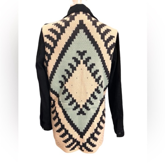 DAVI & DANI Dual Fabric Button Up Jacket W/Drawstring Waist Aztec Print on Back - Picture 6 of 12